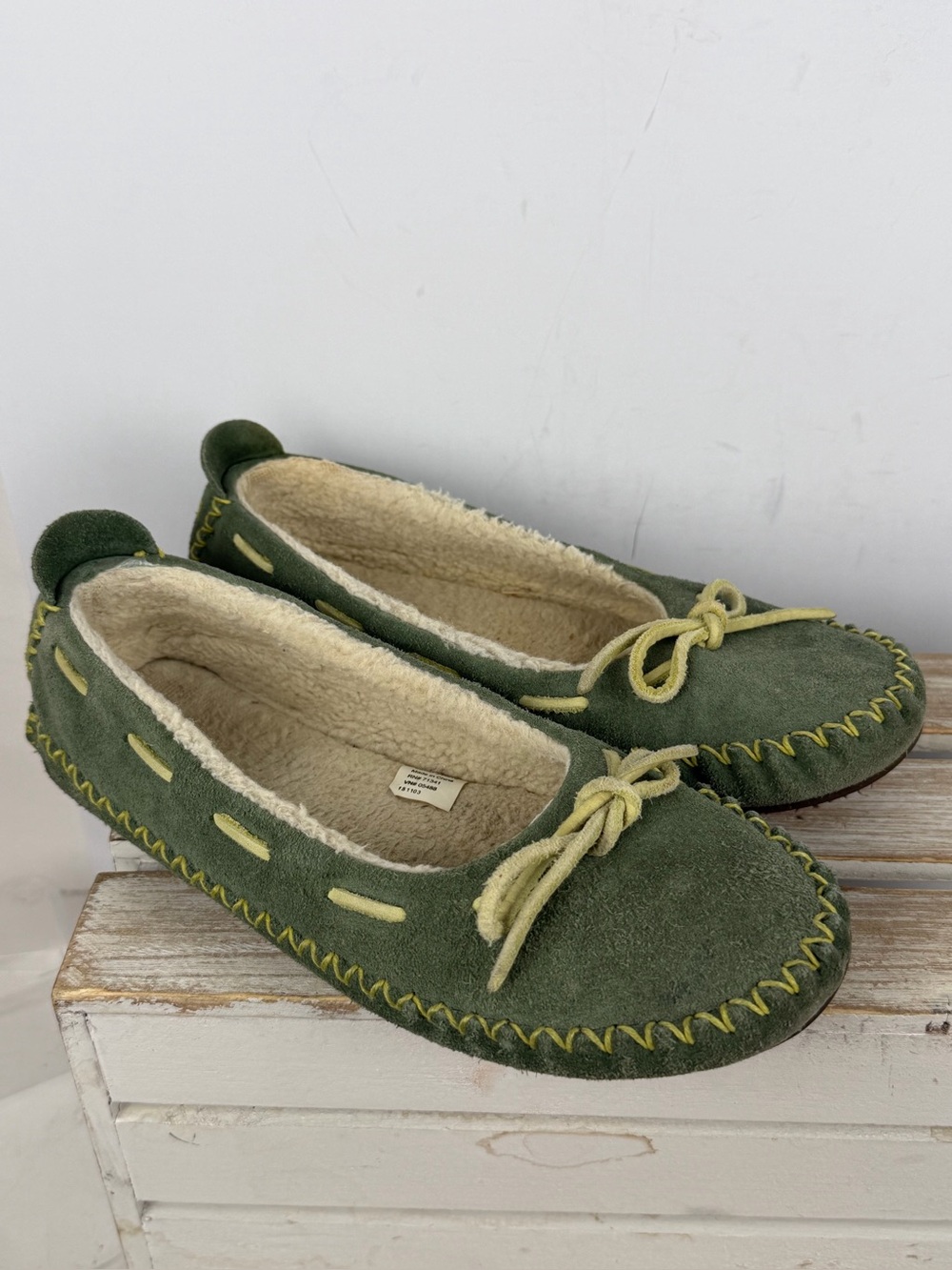 L.L. Bean Wicked Good Moccasin Slippers suede upper plush shearling lining 7M